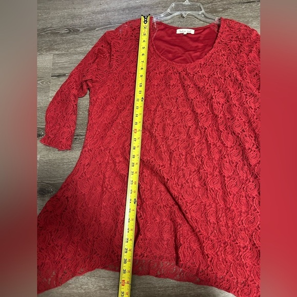 Indigo Soul Red Lace Paisley 3/4 Length Sleeve Lined Blouse 2X shark bite hem - Picture 8 of 8